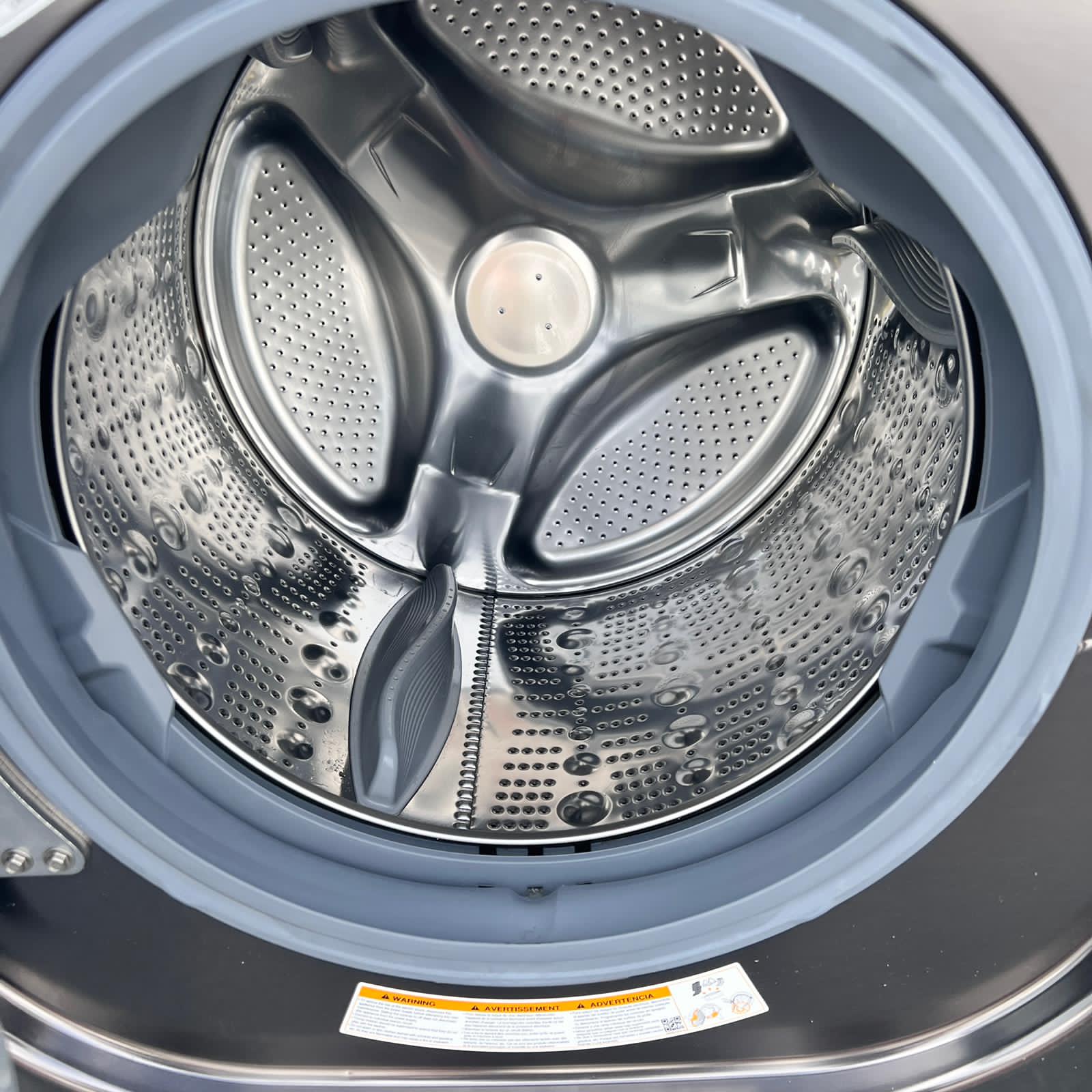 LG Washer 4.5 cu.ft and Dryer 7.4 cu.ft Ultra Large Capacity Front Load LG Washer 4.5 cu.ft and Dryer 7.4 cu.ft Ultra Large Capacity Front Load